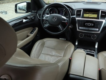 Mercedes Klasa M W166 Off-roader 350 BlueTEC 4MATIC 258KM 2011 Mercedes ML ML 350 BlueTEC, Salon Polska, zdjęcie 6