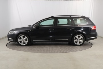 Volkswagen Passat B7 Variant 2.0 TDI CR DPF BlueMotion 140KM 2013 VW Passat 2.0 TDI, DSG, Navi, Xenon, Bi-Xenon, zdjęcie 2