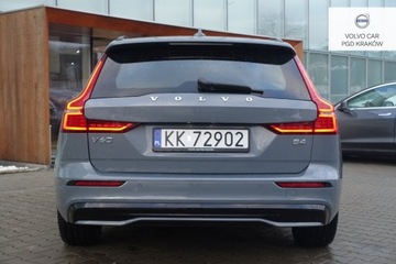 Volvo V60 II  2022 Volvo V60 B4 (197 + 14 KM), Diesel, Plus Dark, zdjęcie 7