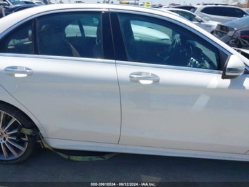 Mercedes Klasa C W205 2020 Mercedes-Benz Klasa C 2020 Mercedes-Benz C-Class C 300 Sedan 2.0 Benzyna, zdjęcie 11