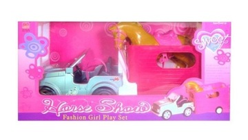 AUTO Z PRZYCZEPĄ I KONIEM, SWEDE