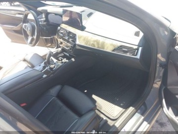 BMW Seria 5 G30-G31 2021 BMW Seria 5 xDrive 2021 4.4l 4.4 Benzyna 523KM, zdjęcie 8