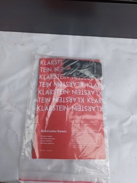 Kominek elektryczny stojący z funkcją grzewczą uszkodzenia obudowy