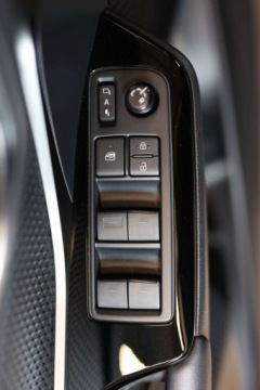 Toyota C-HR I Crossover Facelifting 1.8 Hybrid 122KM 2023 Toyota C-HR 1.8 Hybrid Style 1.8 Hybryda 122KM, zdjęcie 31