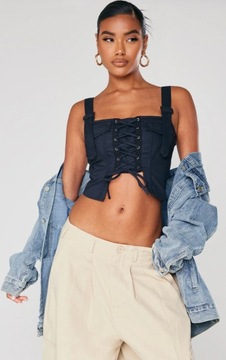 CZARNY TOP Z SUWAKIEM PRETTYLITTLETHING