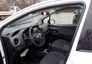 Toyota Yaris III Hatchback 5d Facelifting 2017 1.0 VVT-i 72KM 2019 Toyota Yaris Okazja Benzyna 72KM, zdjęcie 20