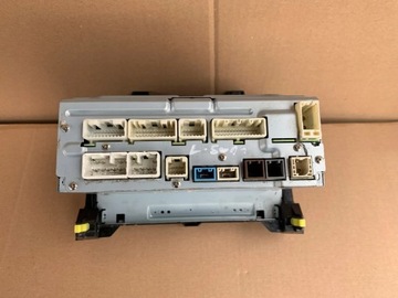 Радиоприемник с проигрывателем компакт-дисков Lexus NX300H 100383