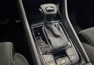 Skoda Karoq Crossover Facelifting 1.5 TSI ACT 150KM 2023 Skoda Karoq Bogata wersja - Automat - Podgrz. fotele - Kamera - Virutal Co, zdjęcie 17