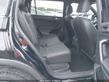 Volkswagen Tiguan II 2022 Volkswagen Tiguan Sel R-Line, 2022r., 4x4, 2.0L 2.0 Benzyna 184KM, zdjęcie 9