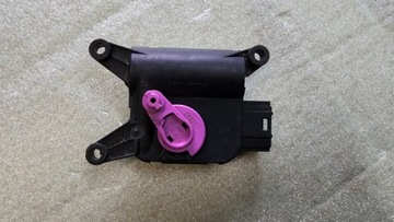 AUDI A4 B6 B7 MOTOREK RADIÁTORU 8E1820511A