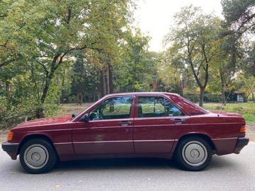 Mercedes 190 1.8 i 109KM 1993 Mercedes-Benz W201 (190) Mercedes Benz 190 1.8 Super Stan 1.8 Benzyna 109KM, zdjęcie 8