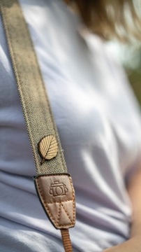 Drewniana broszka, przypinka do ubrań, marynarki i plecaka - liść buku
