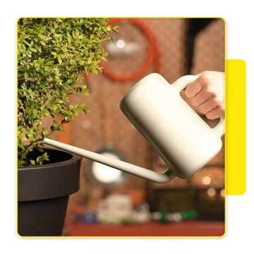 KONEWKA DO PODLEWANIA 1,8l DOMOWA PLASTIKOWA BIAŁA PODLEWACZKA DO KWIATÓW