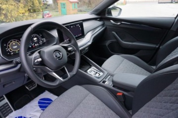 Skoda Octavia IV Liftback 1.5 TSI EVO 150KM 2024 Skoda Octavia Bezwypadek DSG ACC Kamera Virtual Podgrzewane fotele, zdjęcie 5