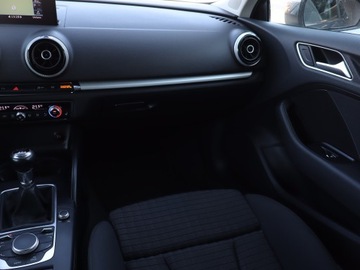 Audi A3 8V Hatchback 3d 2.0 TDI 150KM 2012 Audi A3 2.0 TDI, Navi, Xenon, Bi-Xenon, Klima, zdjęcie 7