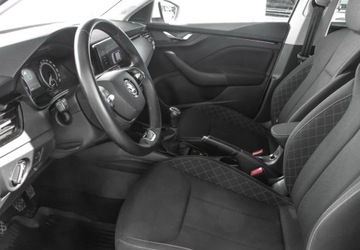 Skoda Scala Hatchback 1.0 TSI 110KM 2021 Skoda Scala 1.0TSI 110KM Ambition, Kierownica Multifunkcyjna, Autoalarm, zdjęcie 13