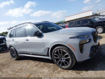 BMW X7 2025 BMW X7 M60i 2025 4.4 Benzyna 523KM, zdjęcie 5