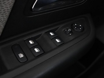 Citroen C4 III SUV 1.5 BlueHDi 110KM 2021 Citroen C4 Kamera, Navi, Aut.klima, Bluetooth, zdjęcie 36