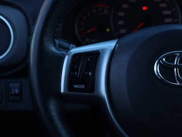 Toyota Yaris III Hatchback 5d 1.33 Dual VVT-i 99KM 2013 Toyota Yaris 1.33 Dual VVT-i, Klima, Parktronic, zdjęcie 17