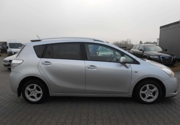 Toyota Verso Minivan 2.0 D-4D 126KM 2010 Toyota Verso Toyota Verso 2.0 Diesel 127 KM 7 miejsc 2.0 Diesel 127KM, zdjęcie 3
