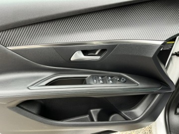 Peugeot 3008 II Crossover Facelifting  1.2 PureTech 130KM 2021 Peugeot 3008 Automat/Manetki/ Kamery360 /Salon Pl, zdjęcie 30