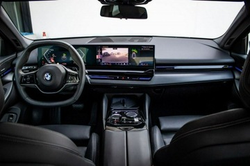 BMW Seria 5 G90-91 2023 BMW 520 xDrive Sedan, Demo - Koła zimowe w cenie!, zdjęcie 11