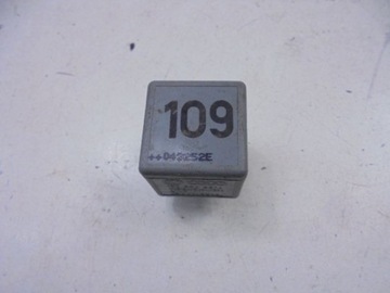 AUDI A3 8L RELÉ MODUL 109 1J0906381A