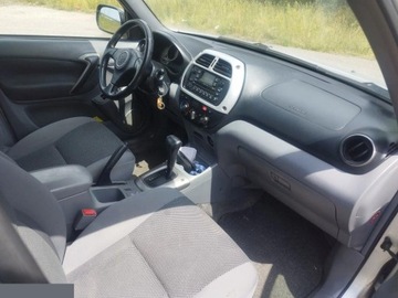 Toyota RAV4 II 2.0 i 16V 150KM 2003 Toyota RAV4 2.0 VVT-i 4x4 150KM 2003r Ładne i zadbane auto!, zdjęcie 13