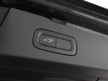 Volvo V60 II  Kombi 2.0 T5 250KM 2019 Volvo V60 Inscription T5 automat skóra navi, zdjęcie 37