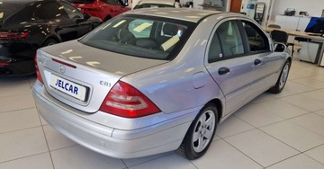 Mercedes Klasa C W203 Sedan W203 2.1 (C 220 CDI) 143KM 2003 Mercedes-Benz Klasa C C220 143KM Klimatyzacja W203 2.1 Diesel 143KM, zdjęcie 5