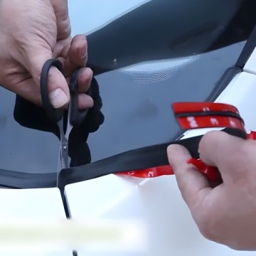 ПРОКЛАДКА ДЛЯ ВЕТРОВОГО СТЕКЛА ПОД ДВЕРНОЕ СТЕКЛО КЛЕЙКАЯ ПОЛОСА 2М