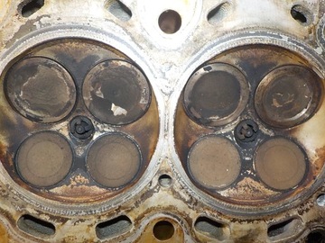 BMW E81 E87 E90 1.6B N45B16 HLAVA MOTORU 75059759