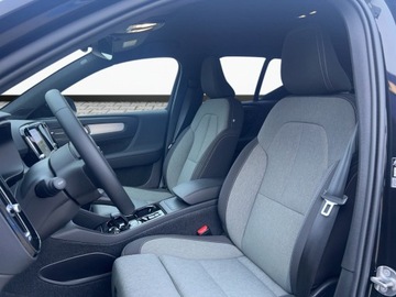 Volvo XC40 Crossover Facelifting 2.0 B3 163KM 2025 Volvo XC 40 VOLVO XC40 B3 Plus Dark Benzyna (163+1, zdjęcie 11