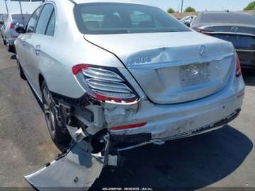 Mercedes Klasa E W213 2019 Mercedes-Benz Klasa E 2019 MERCEDES-BENZ E 300 2.0 Benzyna 241KM, zdjęcie 5