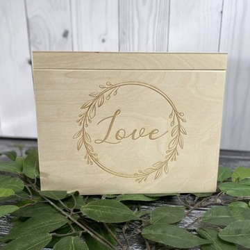 DREWNIANE GRAWEROWANE PUDEŁKO NA KOPERTY NATURALNE