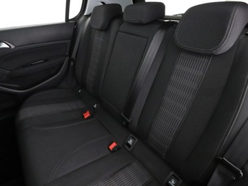 Peugeot 308 II Hatchback Facelifting 1.2 PureTech 130KM 2019 Peugeot 308 Allure automat panorama navi PDC, zdjęcie 16