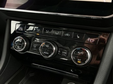 Skoda Superb III Kombi Plug-In Hybrid 1.4 TSI Plug-In-Hybrid 218KM 2021 Skoda Superb Style ! Plug-in Hybrid ! Aktywny Temp, zdjęcie 18