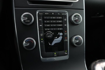 Volvo V60 I Kombi Facelifting 2.0 D4 DRIVE-E 181KM 2014 Volvo V60 D4 2.0, 178 KM, Navi, Klima, zdjęcie 15