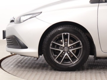 Toyota Auris II Hatchback 5d Facelifting 1.33 Dual VVT-i 99KM 2015 Toyota Auris 1.3 Dual VVT-i, Salon Polska, Klima, zdjęcie 12