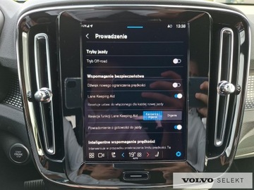 Volvo XC40 Crossover Facelifting 2.0 B4 197KM 2025 Volvo XC 40 XC40 B4 Plus Dark aut Pakiet CLIMATE H, zdjęcie 25