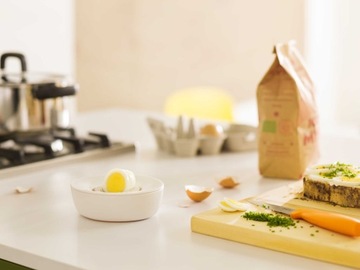 FISKARS Яйцерезка с чашей 1016126