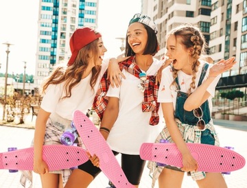 ДЕТСКИЙ СКЕЙТБОРД FISZKA, СВЕТЯЩИЕСЯ СВЕТОДИОДНЫЕ КОЛЕСА, 56 СМ, СЛОЙ РОЗОВЫЙ ABEC7