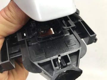 VOLVO XC40 2023 KLIKA DVEŘE LEVÝ ZADNÍ LED 30747097 30747098 LAK 707