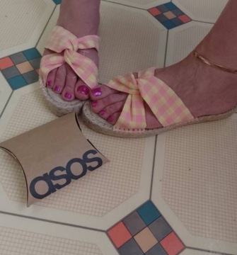 (41) ASOS Design/ Pastelowe klapki z Londynu, NOWE