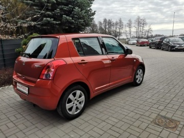 Suzuki Swift IV Hatchback 5d 1.3 92KM 2009 Suzuki Swift 1,328 16v 92KM Klimatyzacja Alu, zdjęcie 4