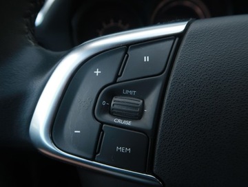 Citroen C4 II Hatchback 5d Facelifting 1.2 PureTech 110KM 2016 Citroen C4 1.2 PureTech, Navi, Klima, Klimatronic, zdjęcie 18