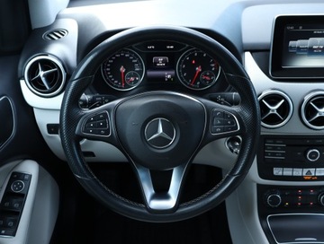 Mercedes Klasa B W246 Sports Tourer 250 BlueEFFICIENCY 211KM 2015 Mercedes B B 250 4MATIC, 4X4, Automat, Skóra, zdjęcie 17