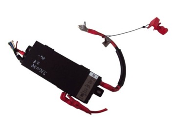 SKRZYNKA BEZPIECZNIKÓW JAGUAR XE F-PACE 2014-