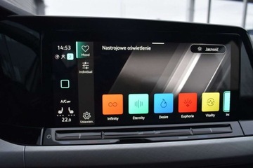 Volkswagen Golf VIII Variant 1.0 TSI 110KM 2023 Volkswagen Golf SalonPL 110KM Life Variant Pakiety Podgrzew.KierownicaFot, zdjęcie 22