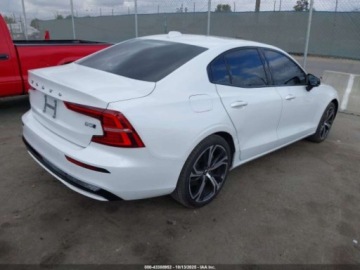 Volvo S60 III 2024 Volvo S60 B5 Core Dark Theme 2024 2.0L 2.0 Benzyna 247KM, zdjęcie 5